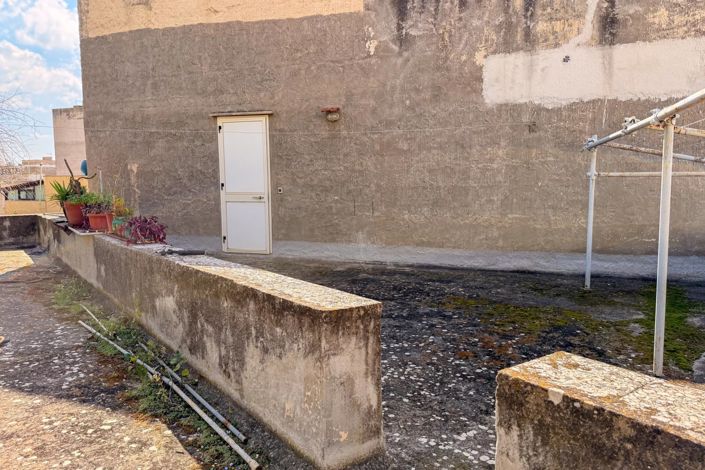 Image No.27-House for sale