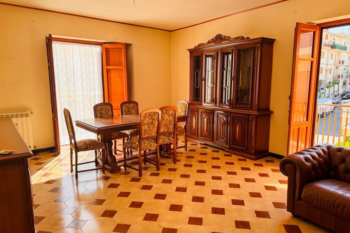 Image No.10-3 Bed Apartment for sale