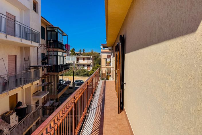 Image No.14-3 Bed Apartment for sale