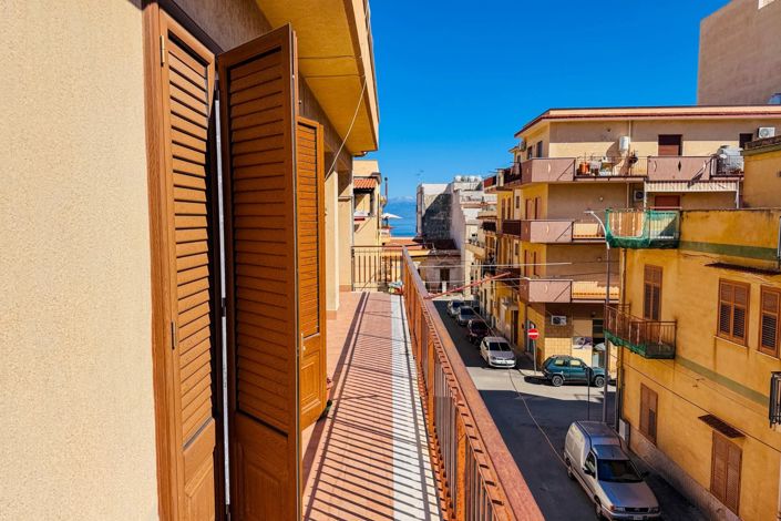 Image No.15-3 Bed Apartment for sale