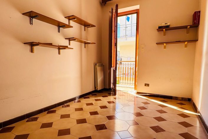 Image No.20-3 Bed Apartment for sale