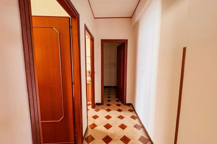 Image No.25-3 Bed Apartment for sale