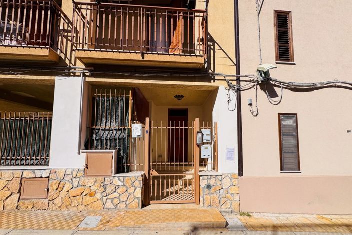 Image No.3-3 Bed Apartment for sale