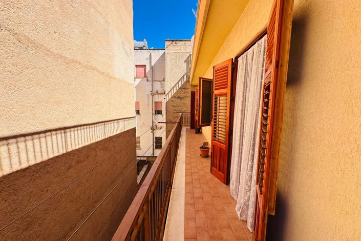 Image No.30-3 Bed Apartment for sale