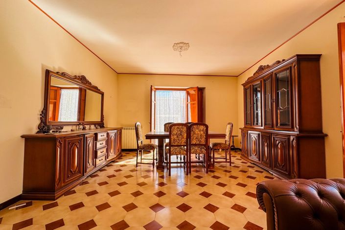 Image No.9-3 Bed Apartment for sale