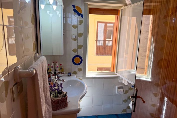 Image No.16-3 Bed House for sale