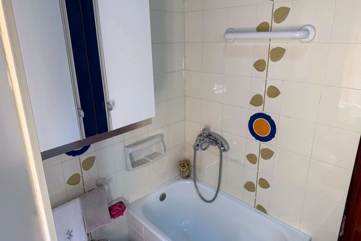 Image No.17-3 Bed House for sale
