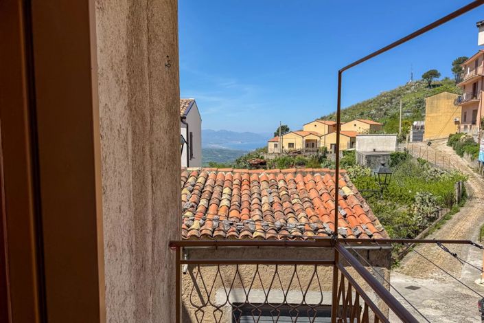 Image No.20-3 Bed House for sale