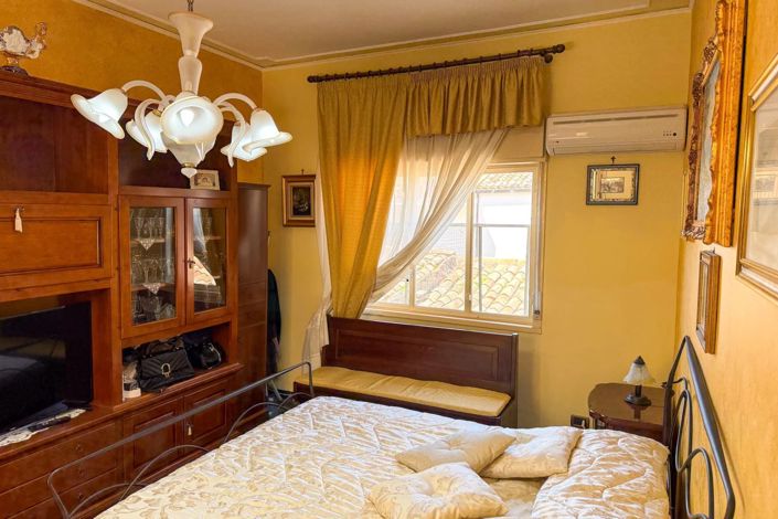 Image No.22-3 Bed House for sale