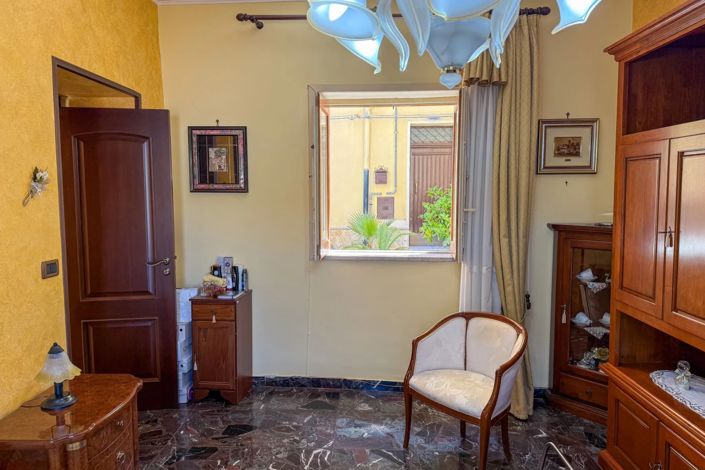 Image No.24-3 Bed House for sale