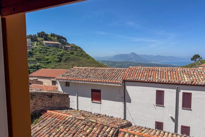Image No.25-3 Bed House for sale