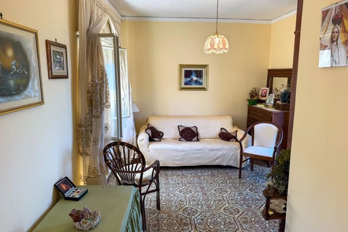 Image No.26-3 Bed House for sale