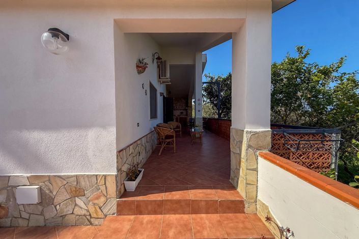 Image No.3-3 Bed Villa for sale