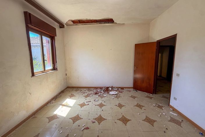 Image No.21-House for sale