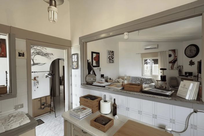 Image No.16-4 Bed House for sale