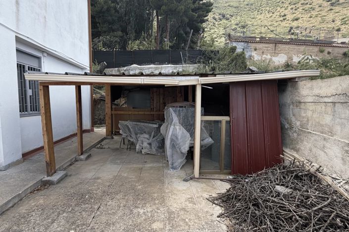 Image No.30-4 Bed House for sale