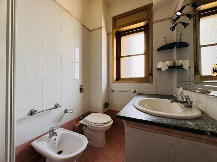 Image No.28-2 Bed Apartment for sale