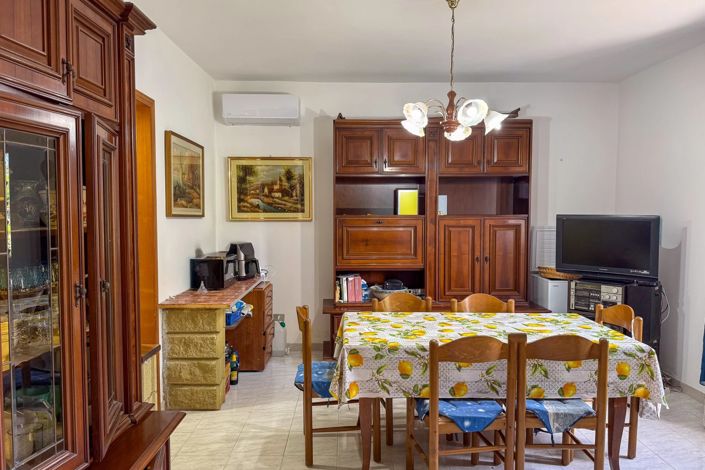 Image No.15-4 Bed Apartment for sale