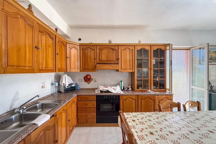 Image No.18-4 Bed Apartment for sale