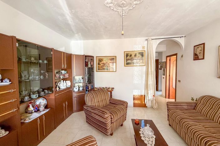 Image No.22-4 Bed Apartment for sale