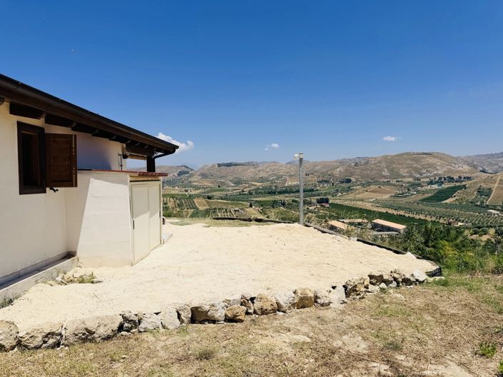 Image No.26-2 Bed House for sale