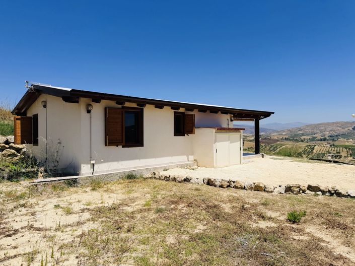 Image No.4-2 Bed House for sale