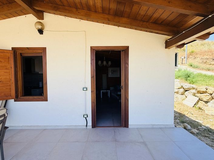 Image No.6-2 Bed House for sale