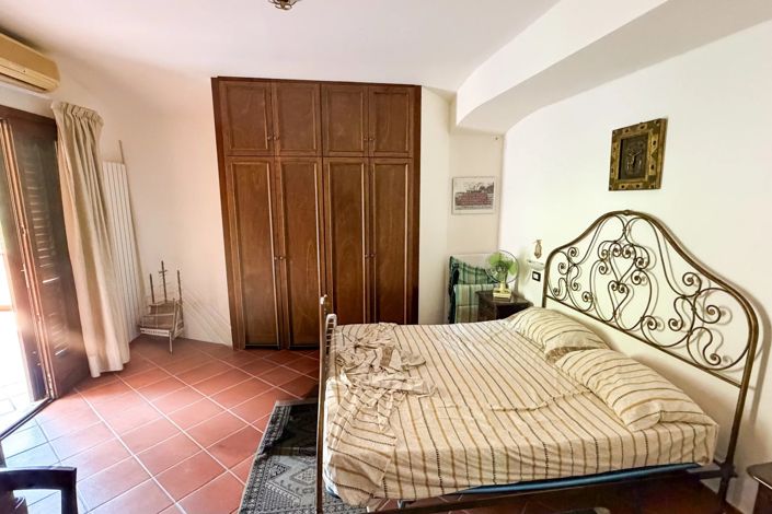 Image No.23-7 Bed Villa for sale