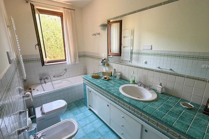 Image No.27-7 Bed Villa for sale