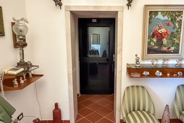 Image No.8-7 Bed Villa for sale