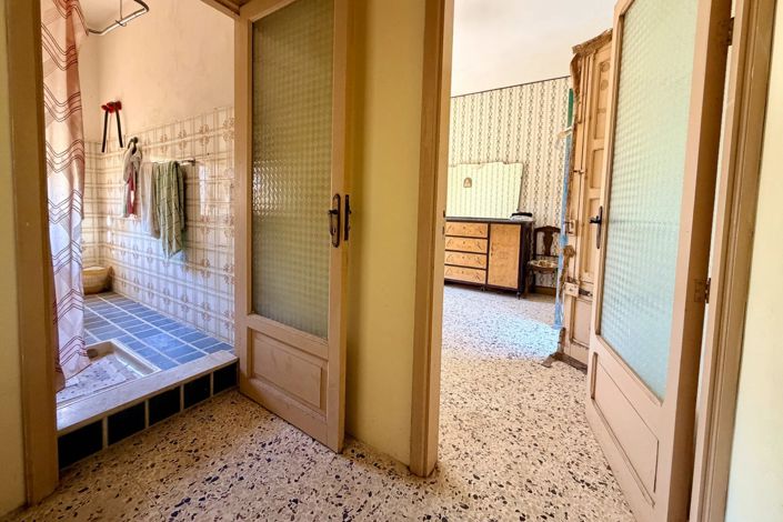Image No.26-1 Bed House for sale