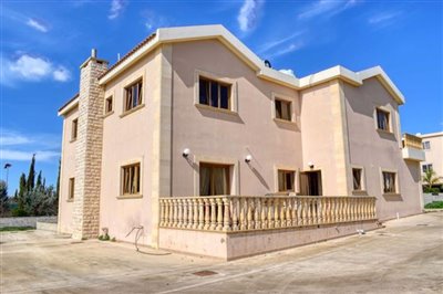 rear-of-villa