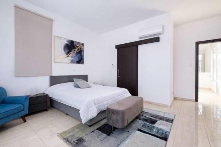 Image No.12-Villa de 4 chambres à vendre à Dromolaxia