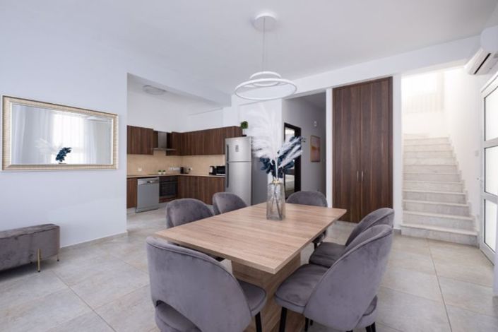 Image No.2-4 Bed Villa for sale