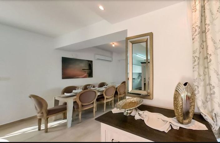 Image No.3-4 Bed Villa for sale