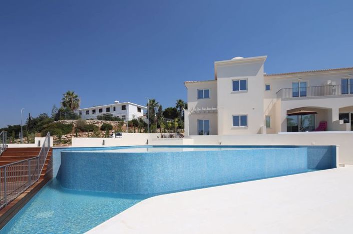 Image No.3-2 Bed Villa for sale