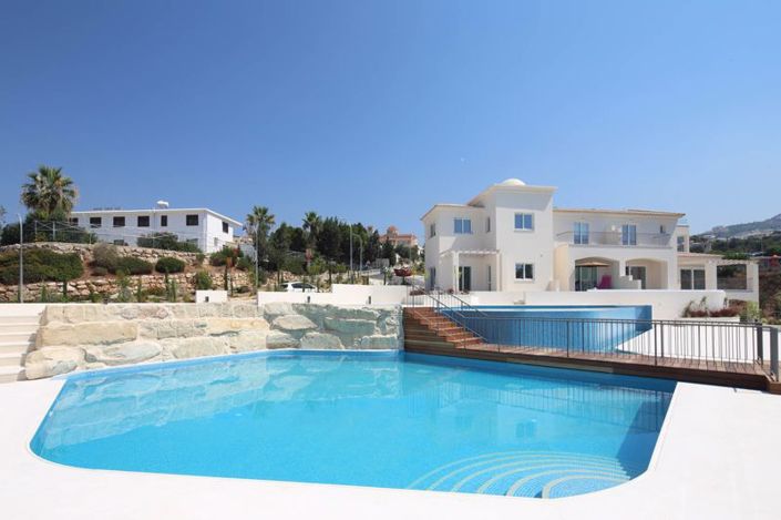 Image No.9-2 Bed Villa for sale