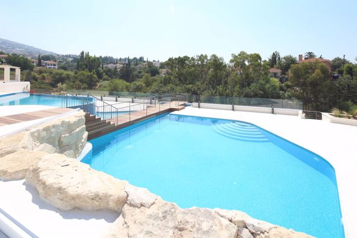 Image No.10-2 Bed Villa for sale