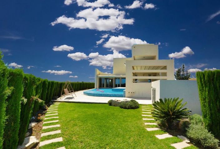 Image No.1-7 Bed Villa for sale