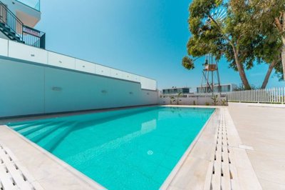 v7-show-house-pool-area-