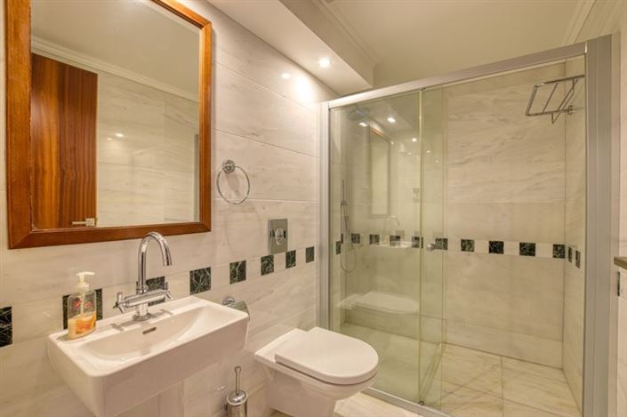 Image No.27-5 Bed Villa for sale