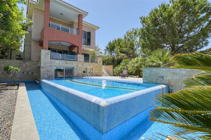 Image No.38-5 Bed Villa for sale