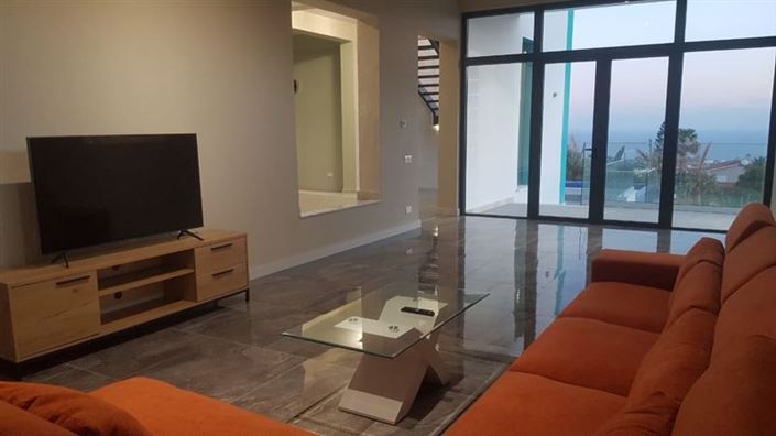 Image No.3-Villa de 4 chambres à vendre à Peyia