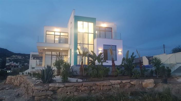 Image No.1-4 Bed Villa for sale