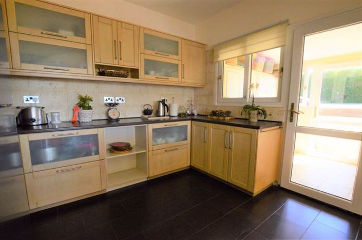 Image No.16-4 Bed Bungalow for sale