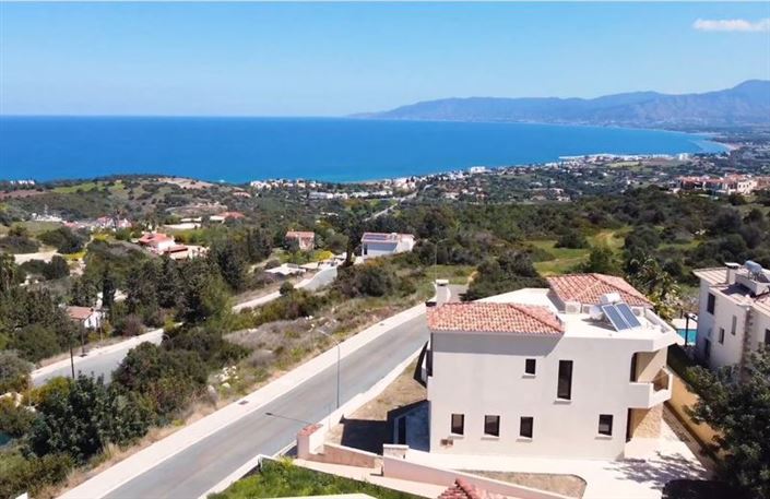 Image No.10-3 Bed Villa for sale