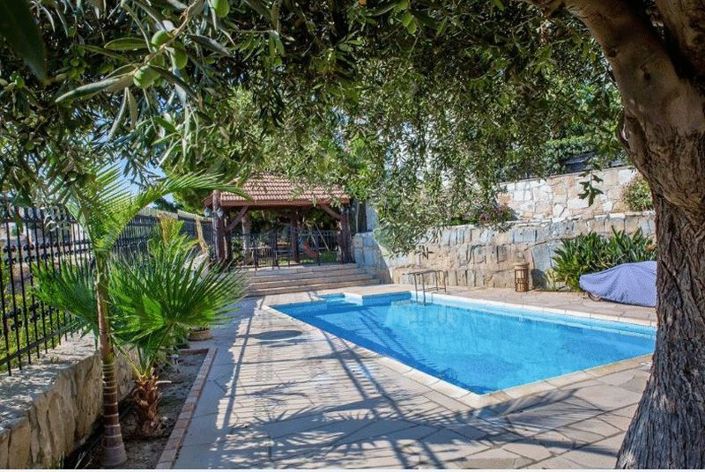 Image No.2-Villa de 6 chambres à vendre à Agia Fyla