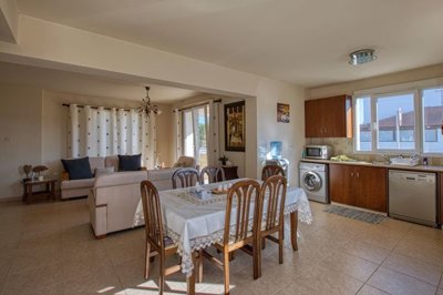 lounge-kitchen-dinning-1