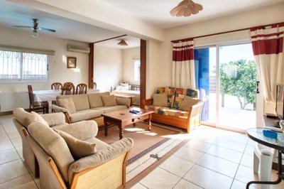 kitchen-lounge-dinning-area-3