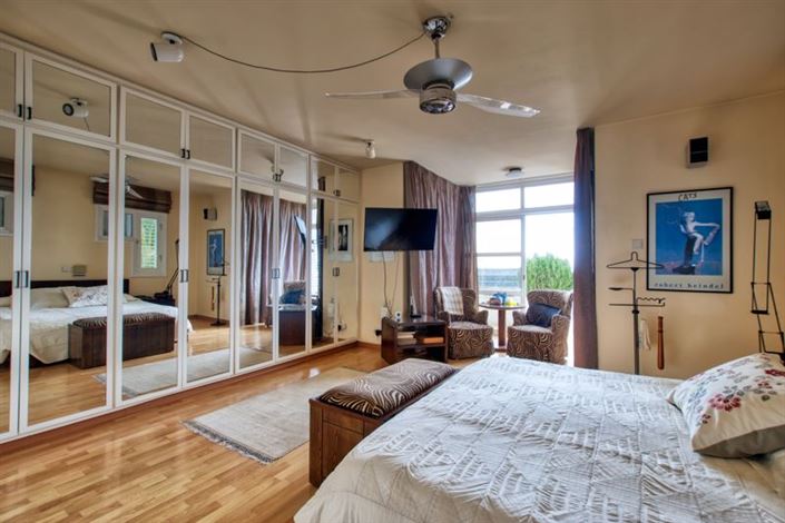 Image No.18-3 Bed Villa for sale